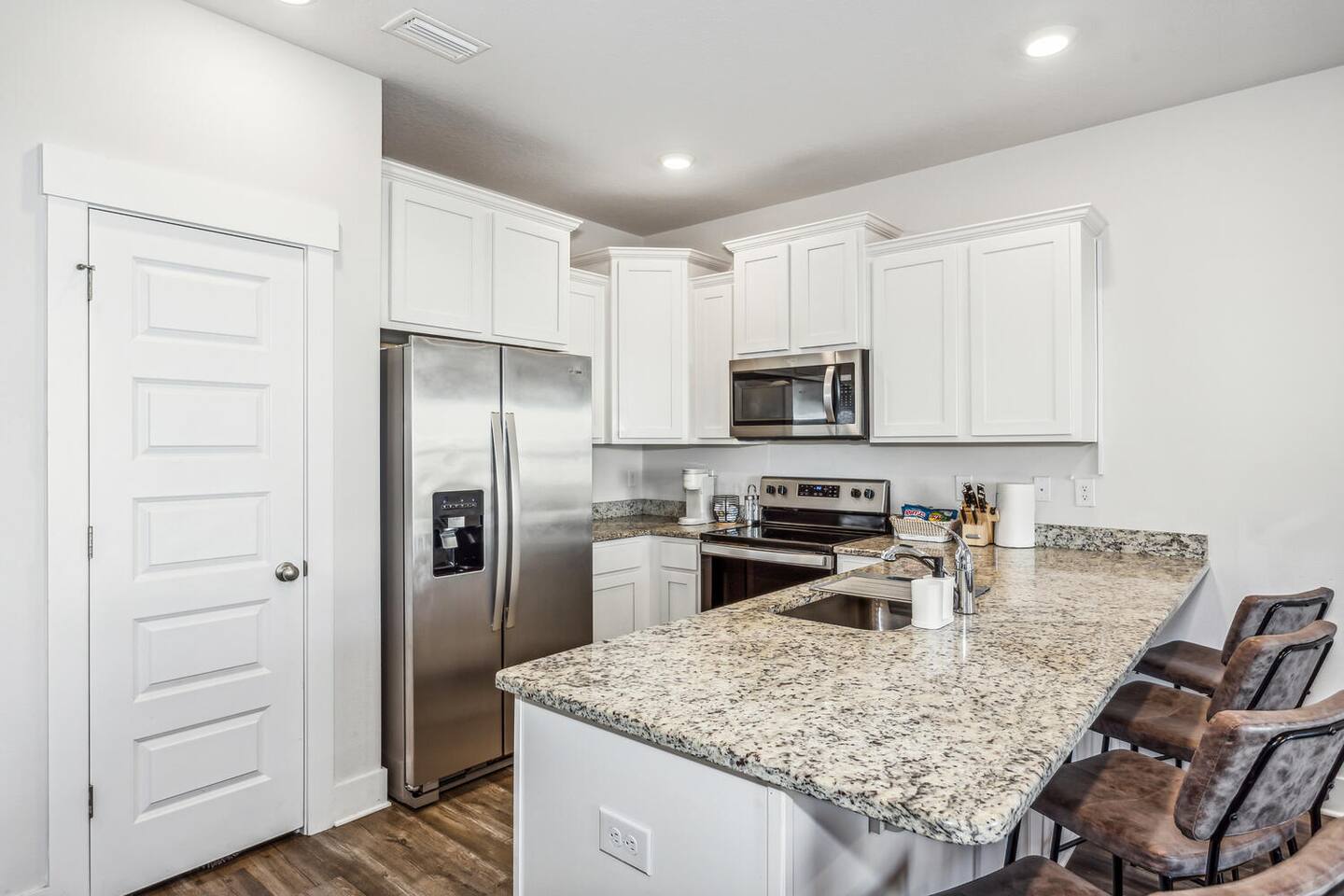 LUXURY TOWNHOME NEAR DOWNTOWN AND PENSACOLA BEACH