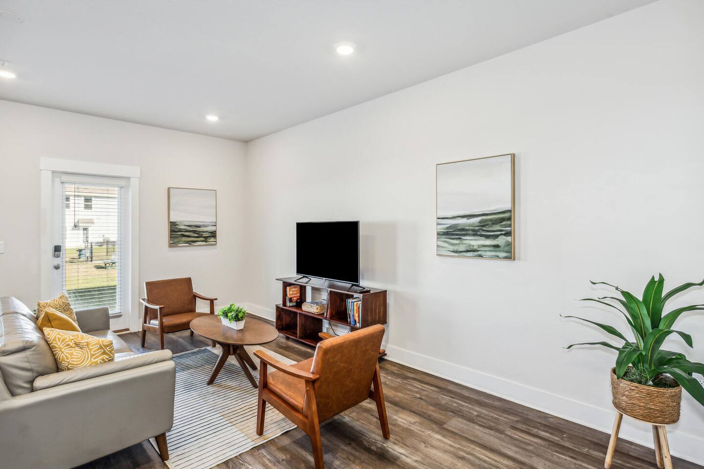 LUXURY TOWNHOME NEAR DOWNTOWN AND PENSACOLA BEACH