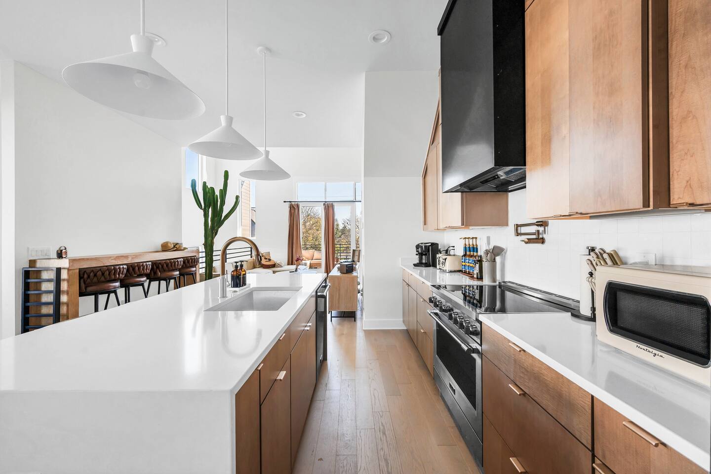 360° Rooftop Terrace, SkylineViews, Chefs Kitchen