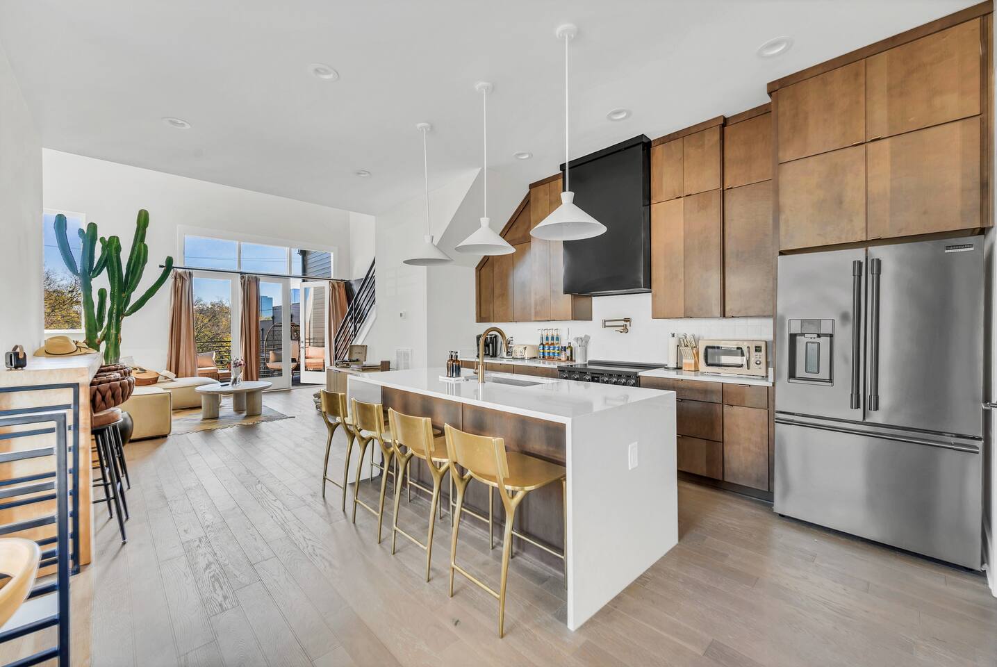 360° Rooftop Terrace, SkylineViews, Chefs Kitchen