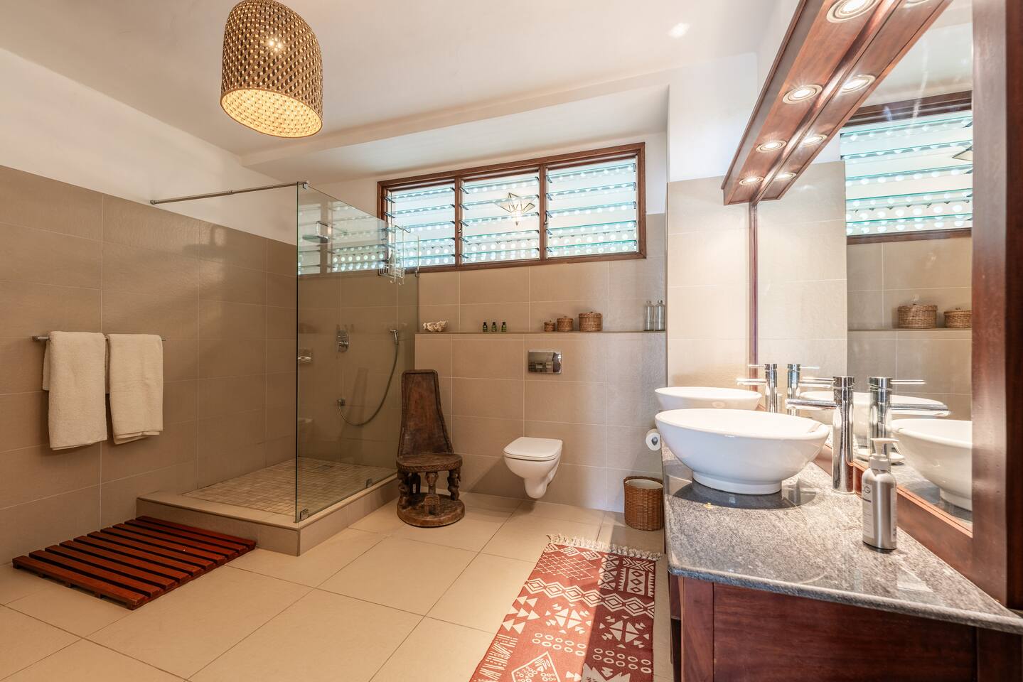 Diani Beach - luxury 1 bedroom apartment with pool & garden by El Mufasa — Diani Beach — vacation rental