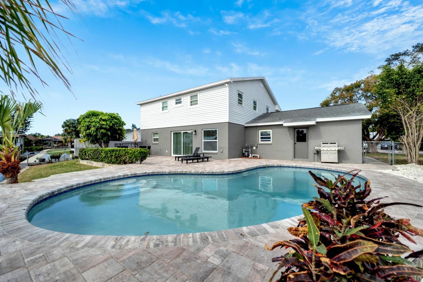 Waterfront Paradise | Modern | Pool & Grill — Tampa — vacation rental
