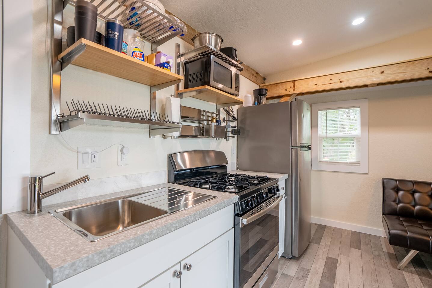 Lakefront Studio | Cozy | Stunning Views