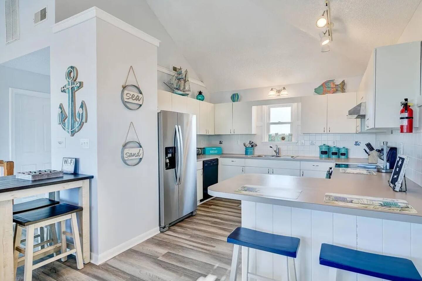 Ocean Views | 2nd Row OBX Retreat | Sleeps 10