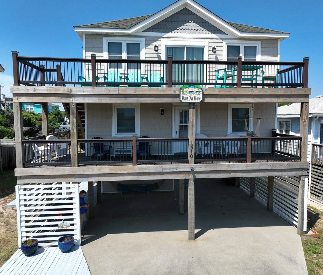 Ocean Views | 2nd Row OBX Retreat | Sleeps 10