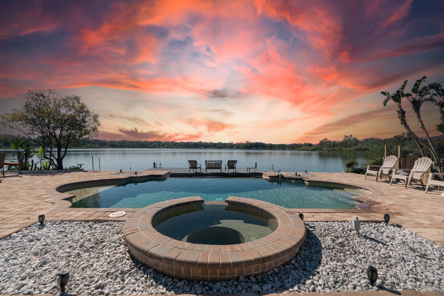 Luxury Hideaway | Lakefront | Mini Golf + More! — Seffner — vacation rental