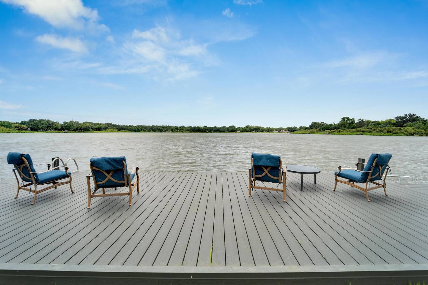 Luxury Hideaway | Lakefront | Mini Golf + More!