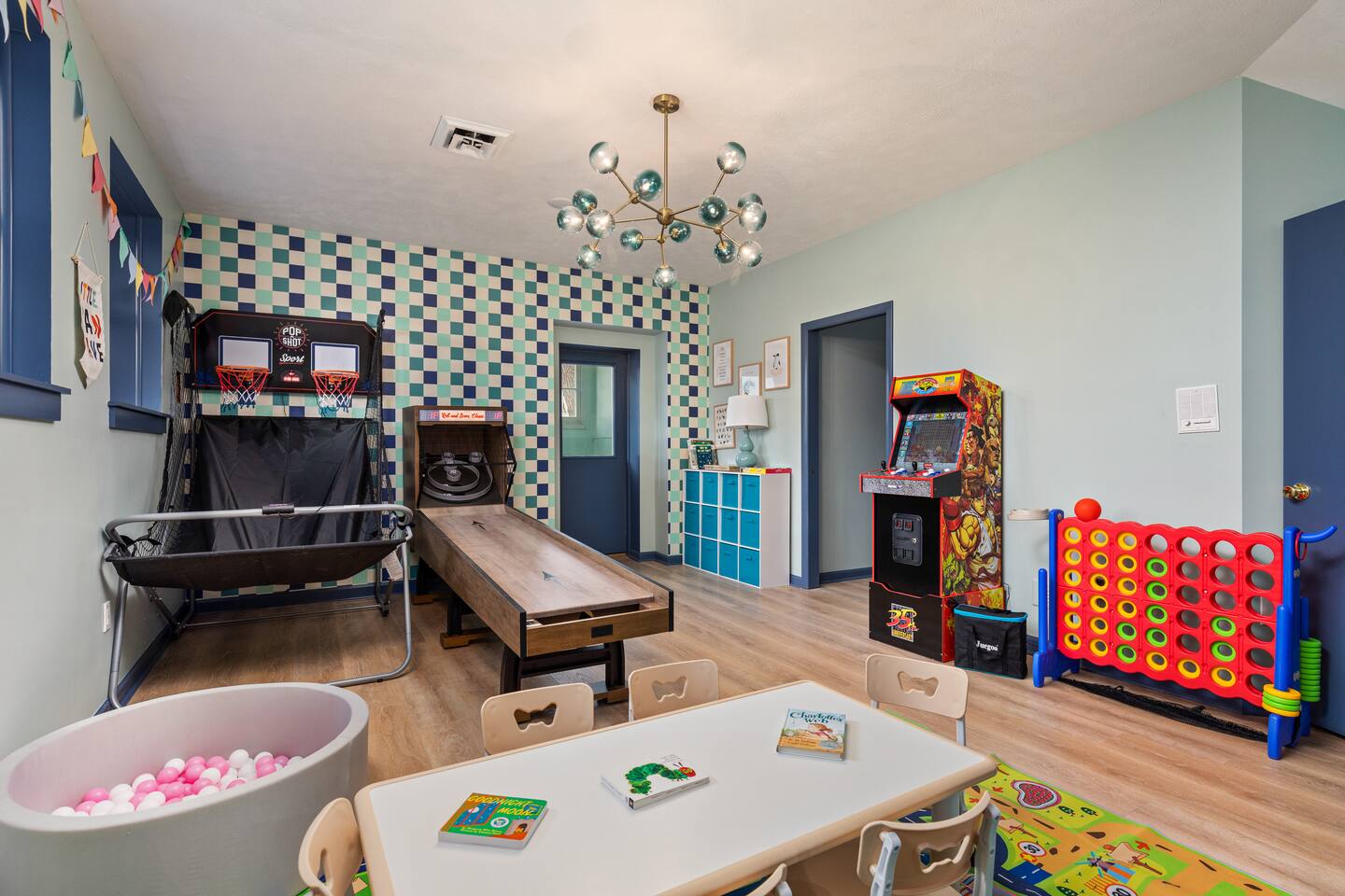 SchoolHouse now Lux BNB! Gym, Sauna, HotTub, GameRoom