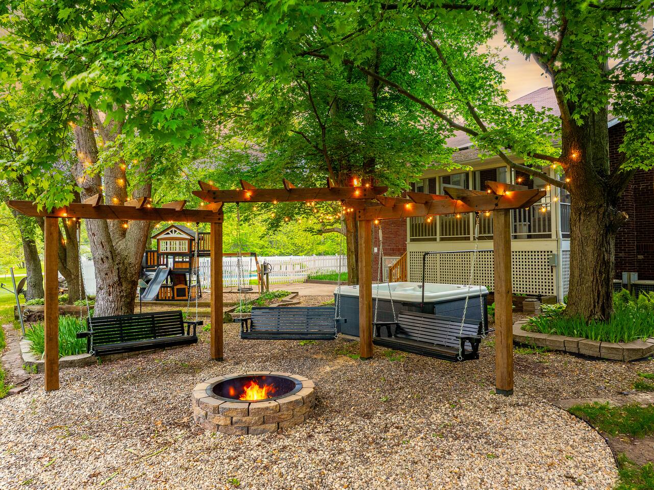SchoolHouse now Lux BNB! Gym, Sauna, HotTub, GameRoom