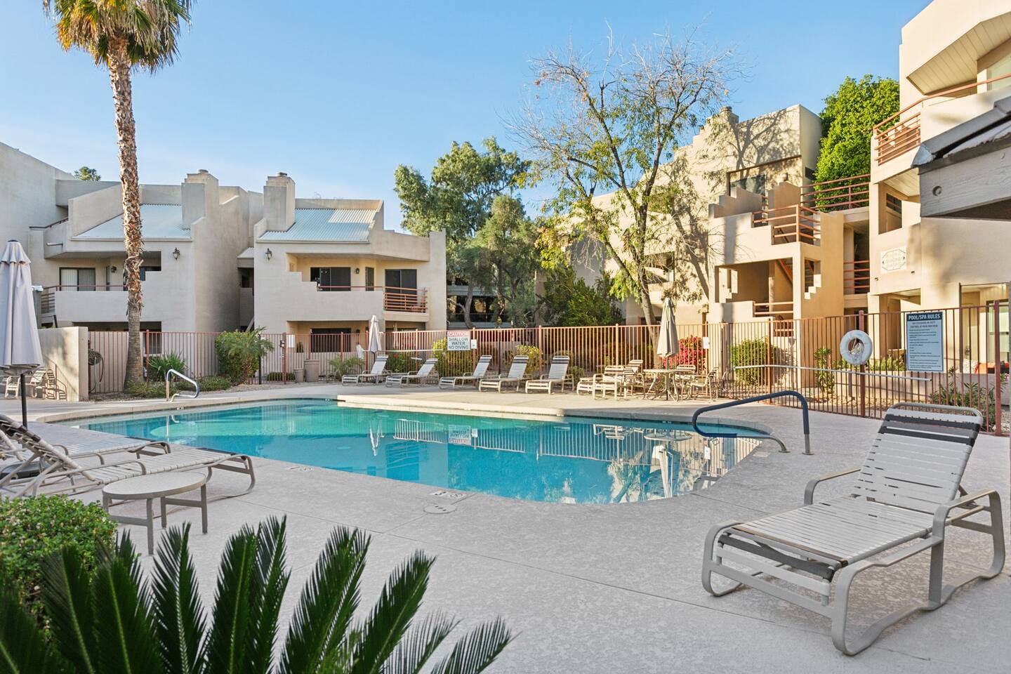 2BR in Paradise Valley
