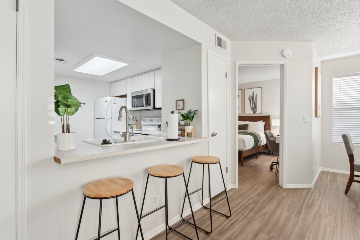 2BR in Paradise Valley