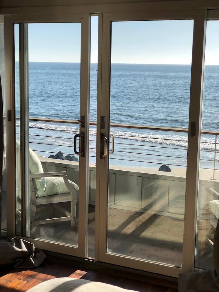 Wave House Oceanfront Queen Suite • Mavericks View