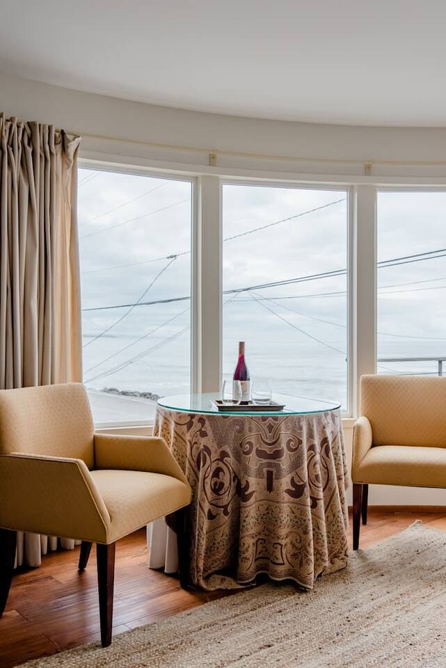 Oceanfront King Suite • Miramar Beach Surf Break