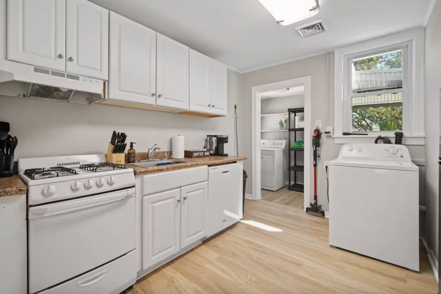 Salt Life Retreat Unit B- 2BR/1BA,Heart of Margate