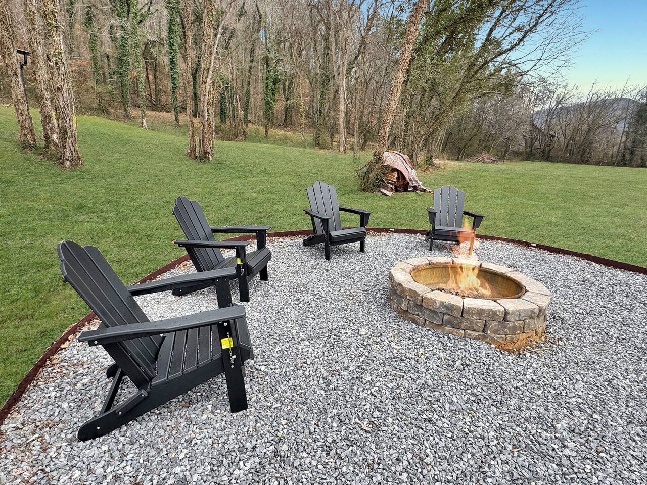 Private River * Hot Tub*Fire Pit*Fishing*10 Acres