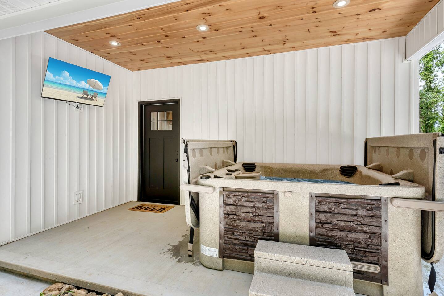 Private River * Hot Tub*Fire Pit*Fishing*10 Acres
