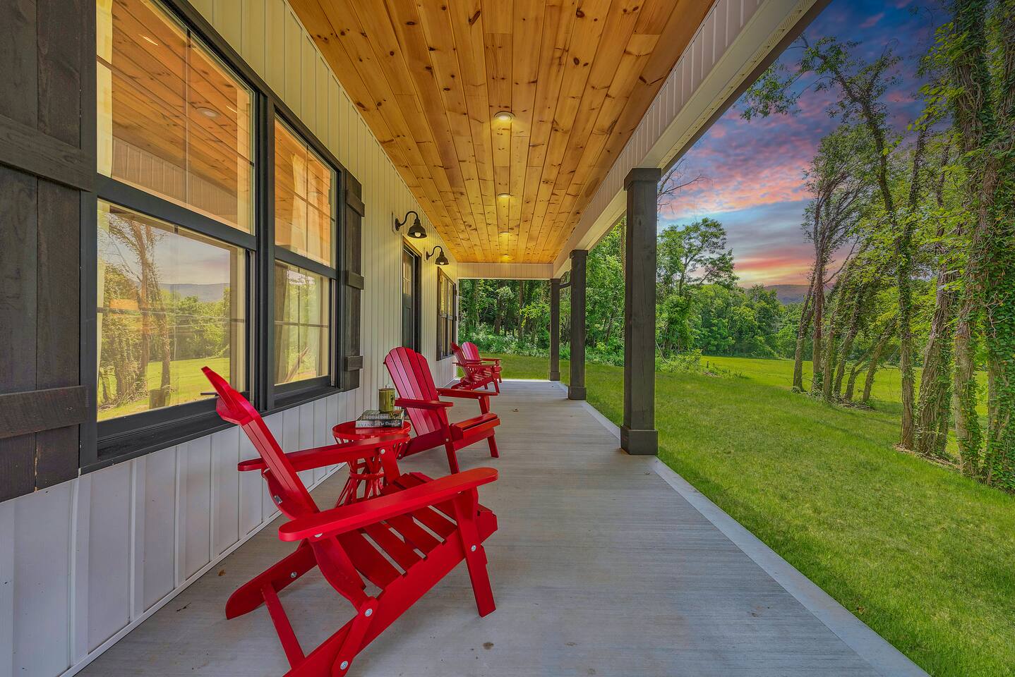 Private River * Hot Tub*Fire Pit*Fishing*10 Acres