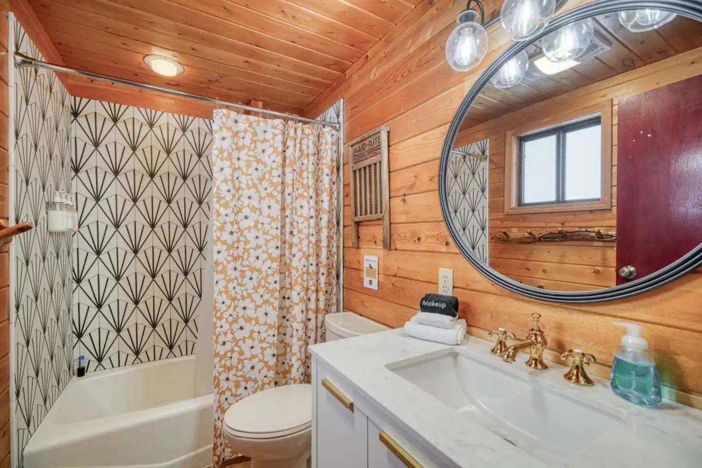 Lazy B Lodge