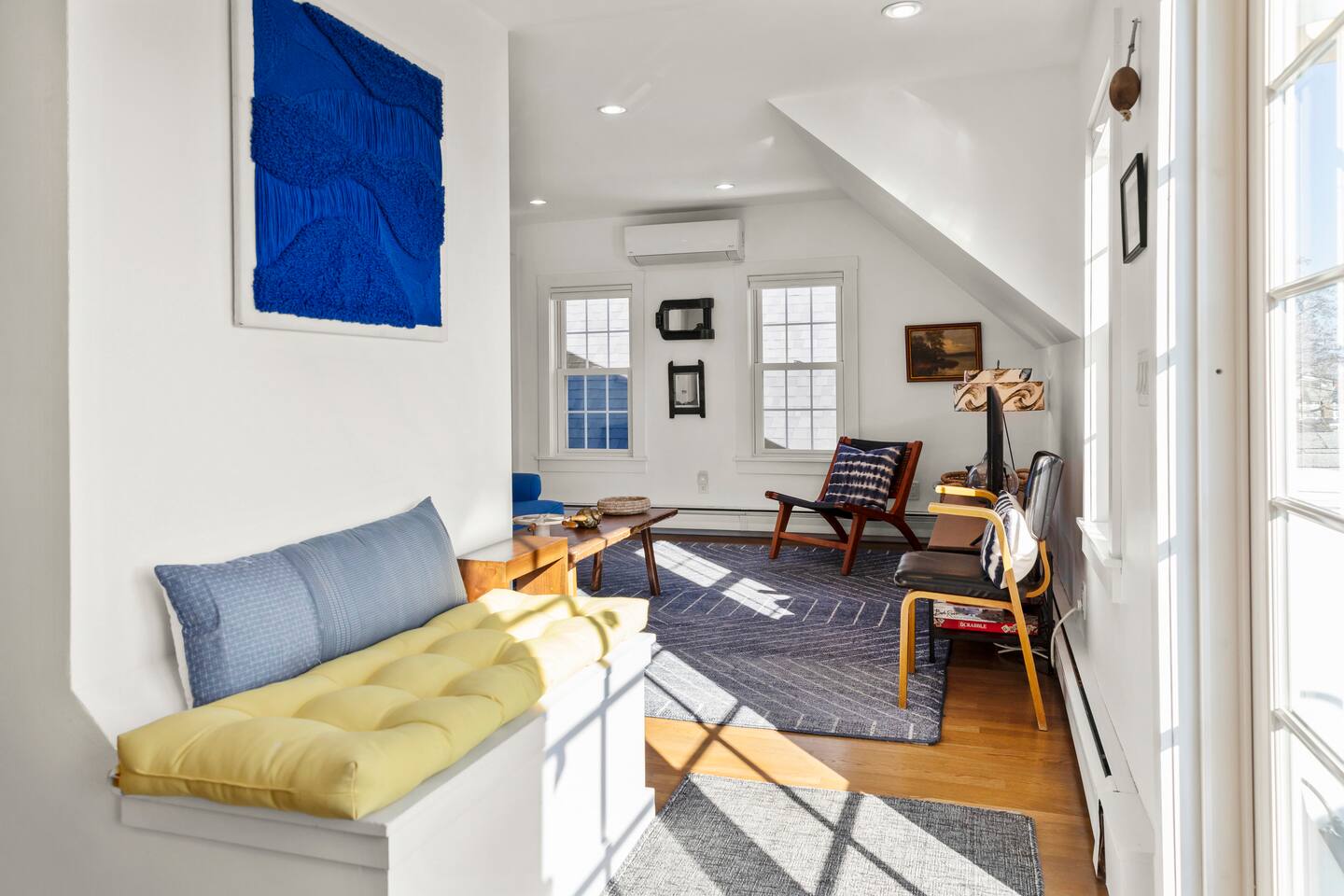 West End Nest - Deck + Bayview + Parking | Sleep 4