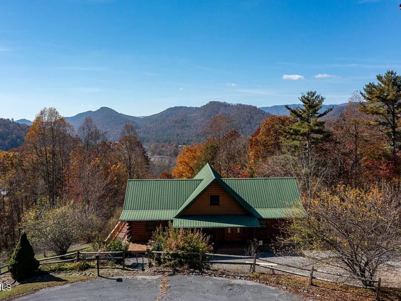 Skyline Lodge