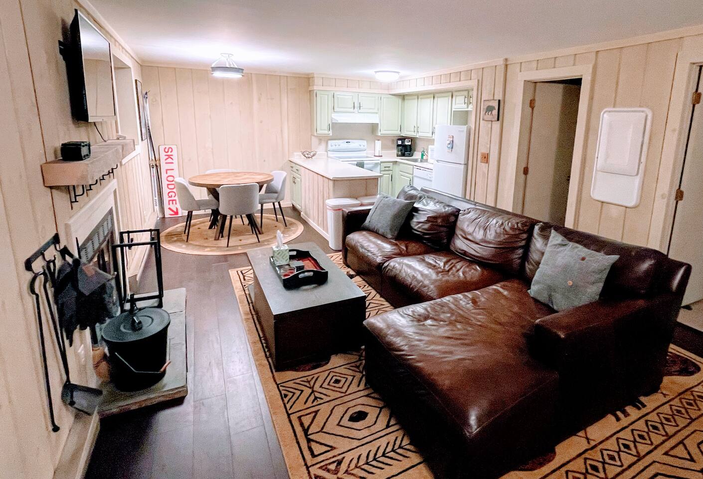 MT SNOW SKI BACK TRAIL FREE SHUTTLE Green Mountain Den — Dover — vacation rental