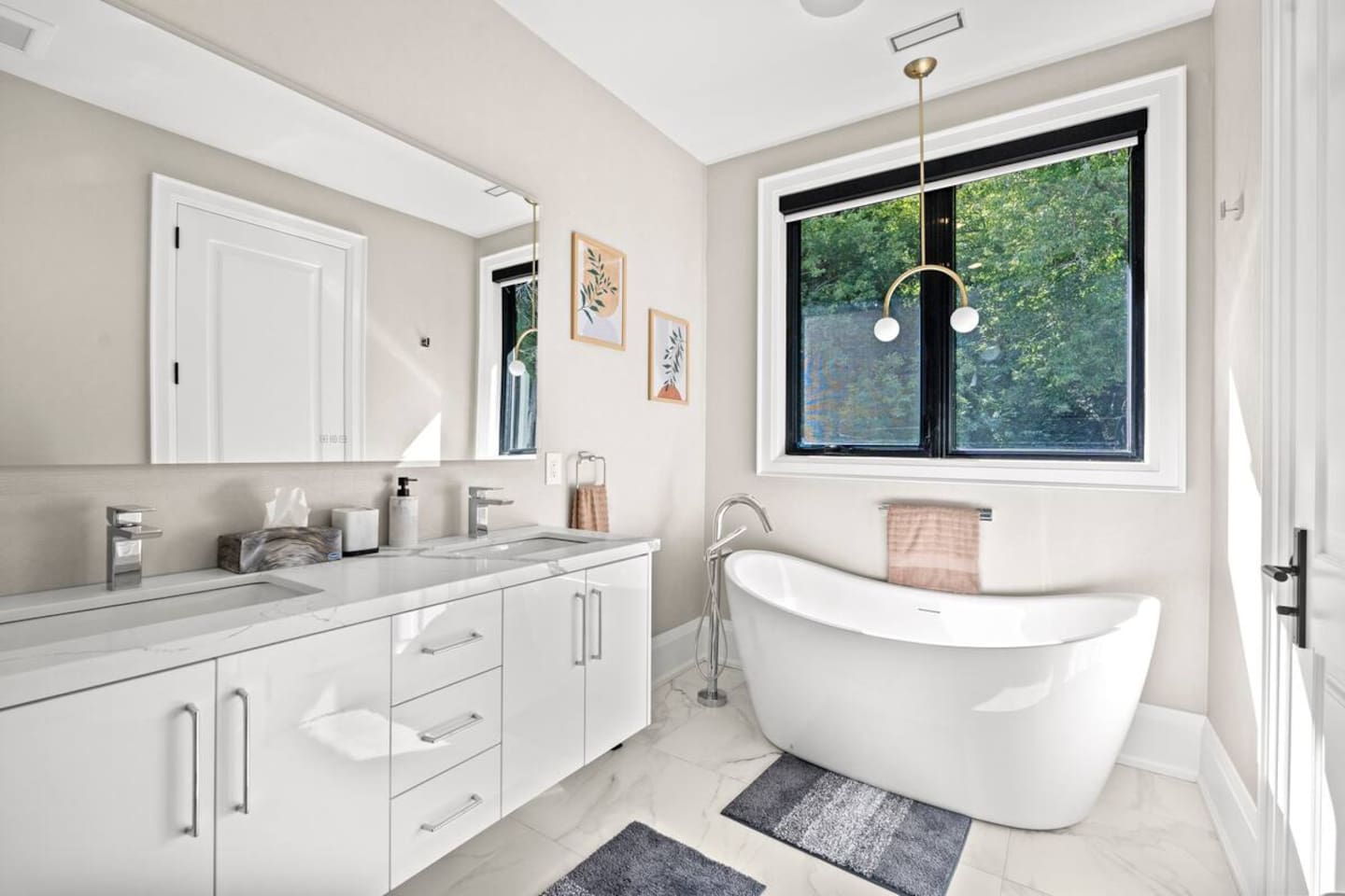 Luxe near High Park • 5BR w/ Theater & Game Room
