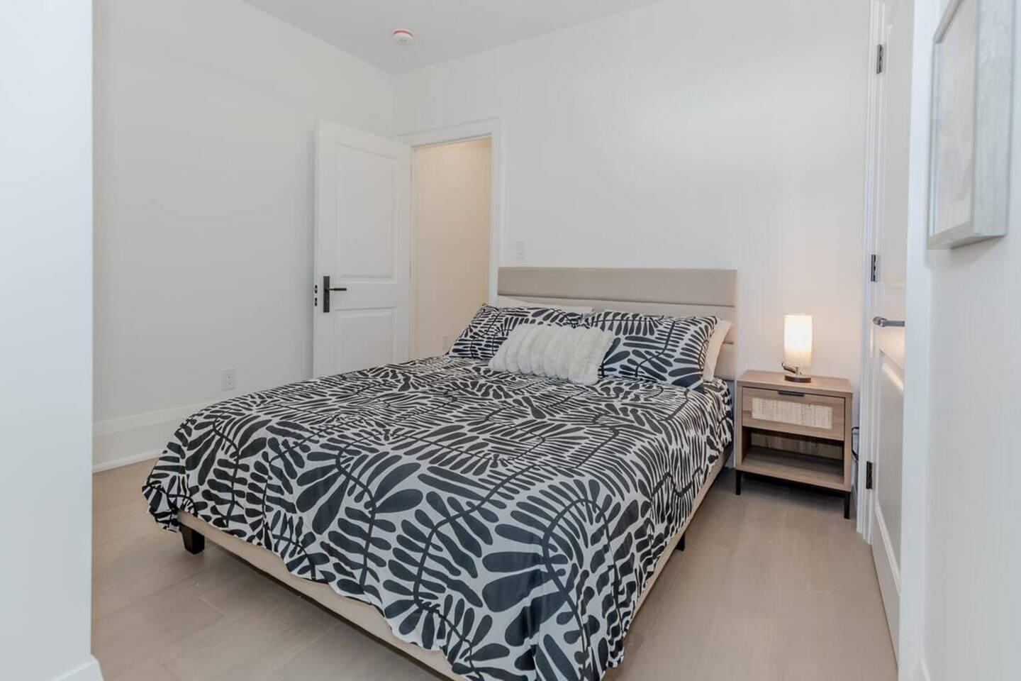 Luxe near High Park • 5BR w/ Theater & Game Room