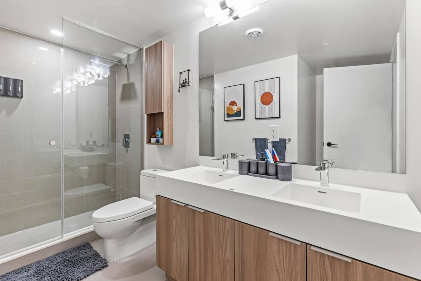 4-Bedroom Townhome in Canary District w/ Parking