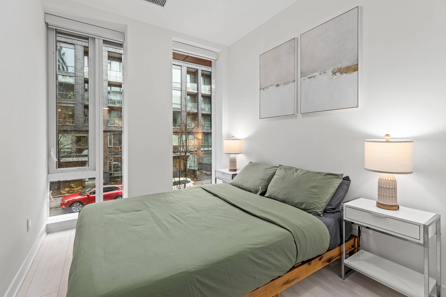 4-Bedroom Townhome in Canary District w/ Parking