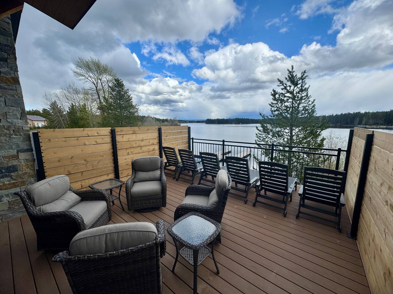 Luxurious Waterfront Home: this one has it ALL!