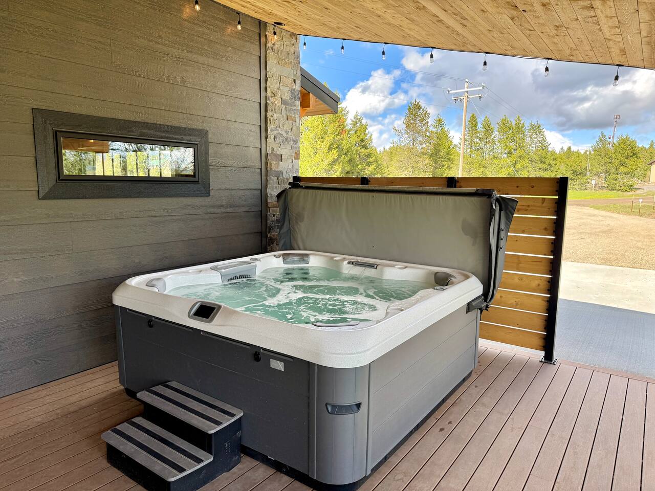 Luxurious Waterfront Home: this one has it ALL!