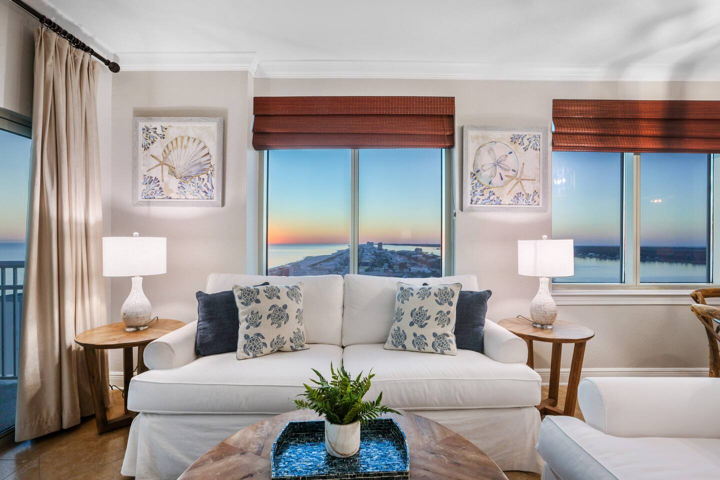 New! 19th Floor - Best Views in GS! Hot Tubs/Pools