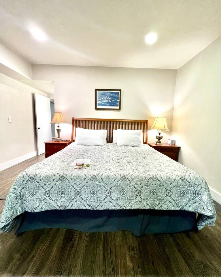 Large Private Retreat on Orcas Golf Course