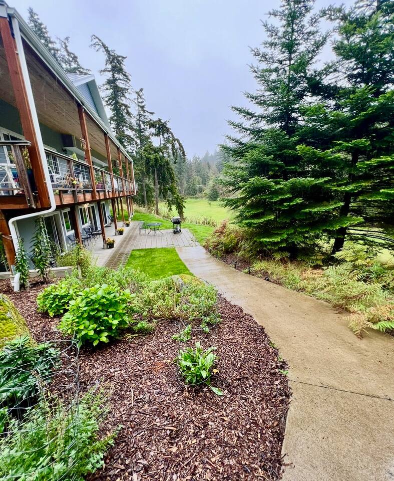 Entire Guest Suite on Orcas Island Golf Course