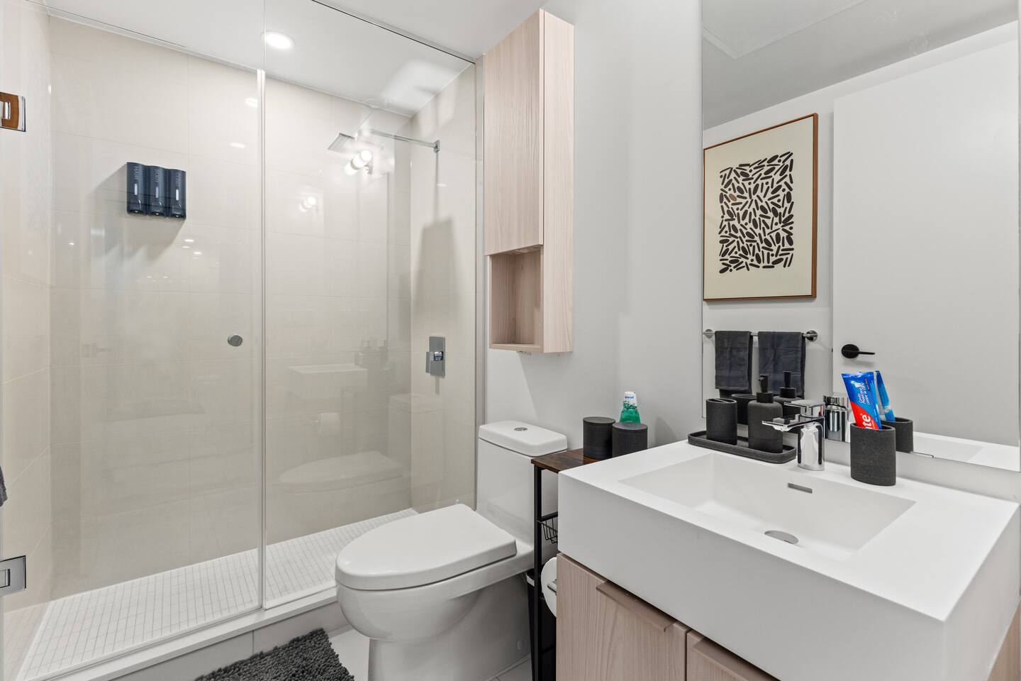Stylish Townhouse Near Distillery | Patio-Parking