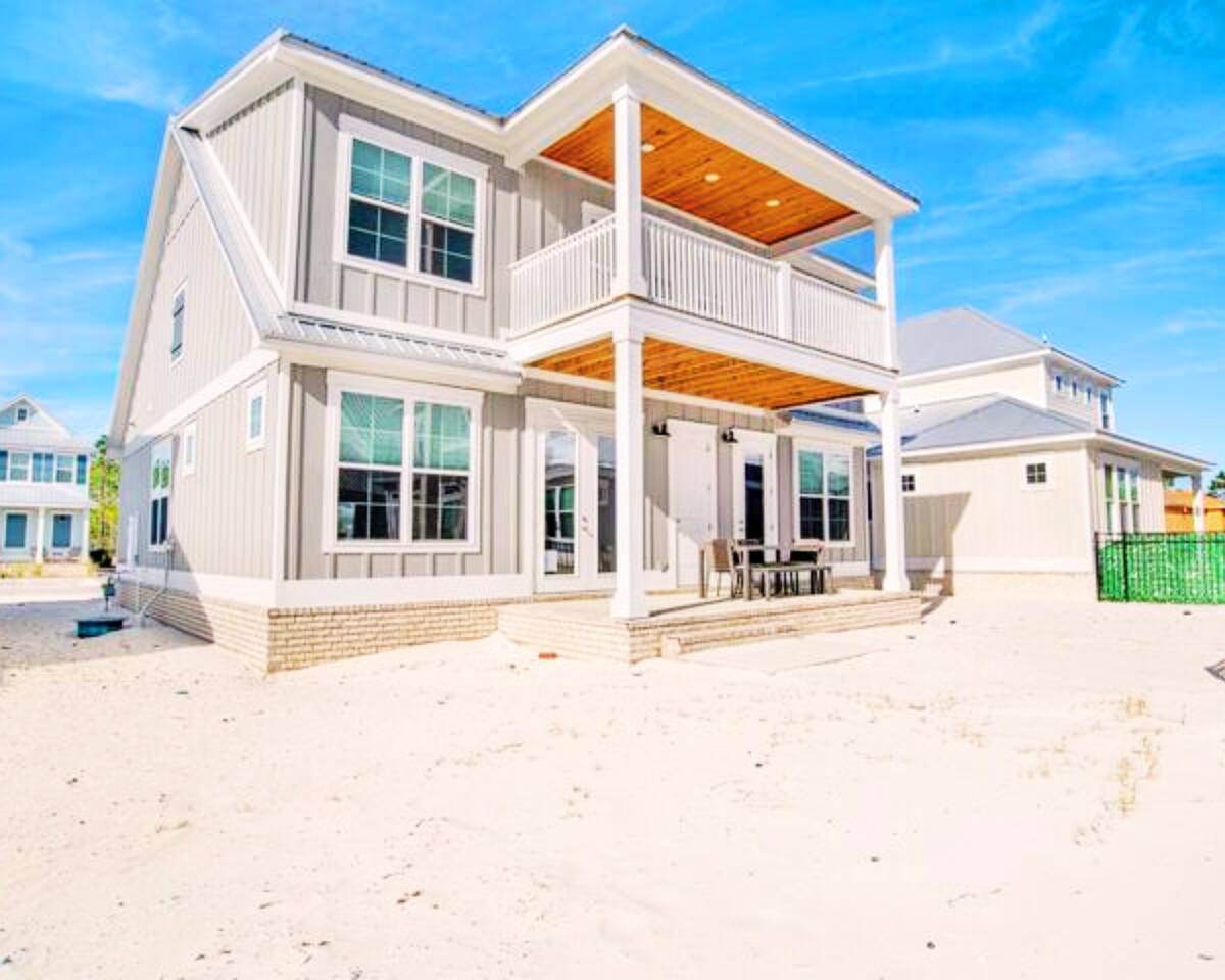 "Ponderosa @ Summer Salt" | Resort Style Pool*Walk To Beach & Restaurants*Lake*Firepit*Putting Green*4BR*Sleeps 16