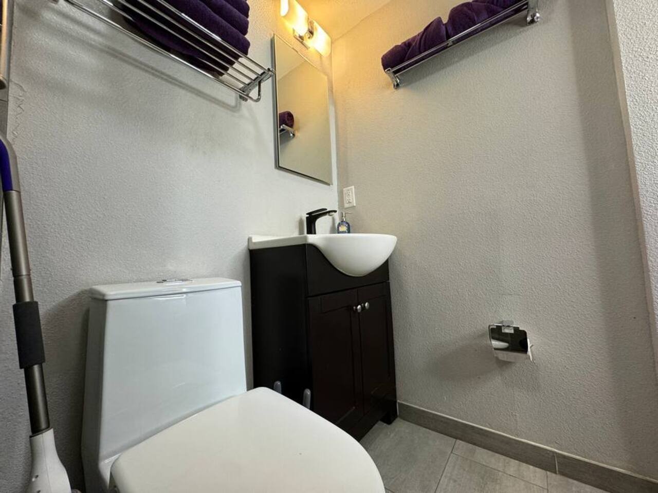 Chic Condo Steps from Downtown