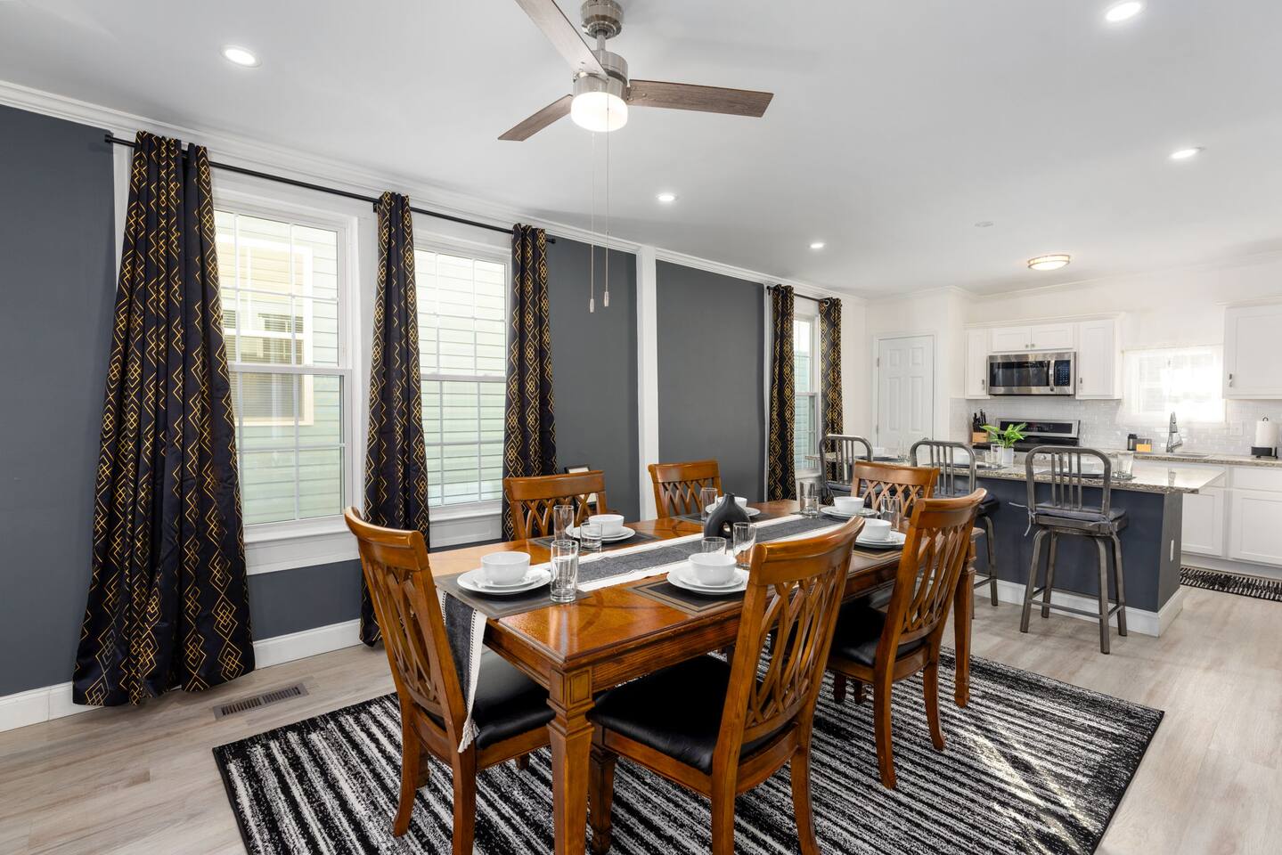 Walkable | Downtown ILM | Cargo District | Sleep 7