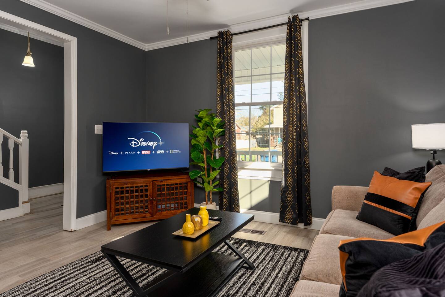 Walkable | Downtown ILM | Cargo District | Sleep 7