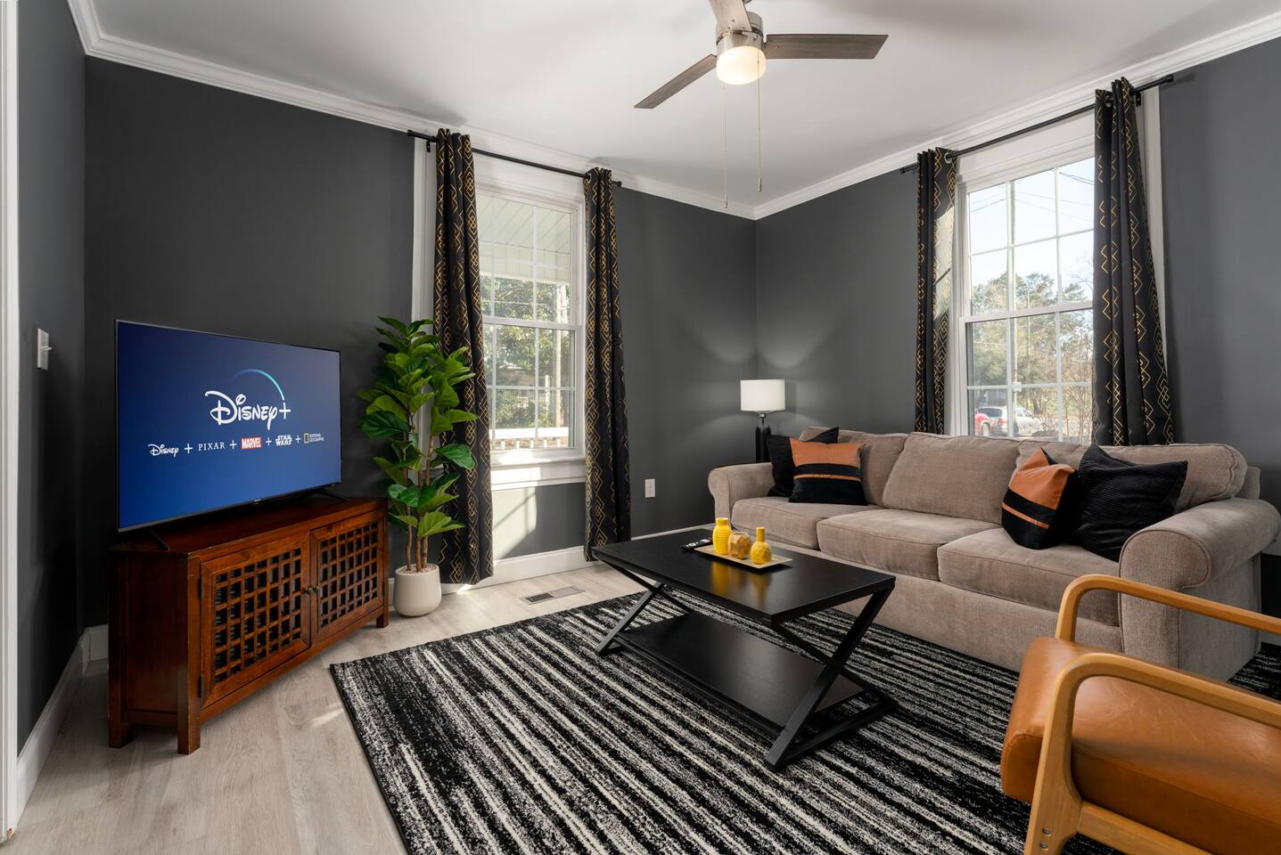 Walkable | Downtown ILM | Cargo District | Sleep 7 — Wilmington — vacation rental