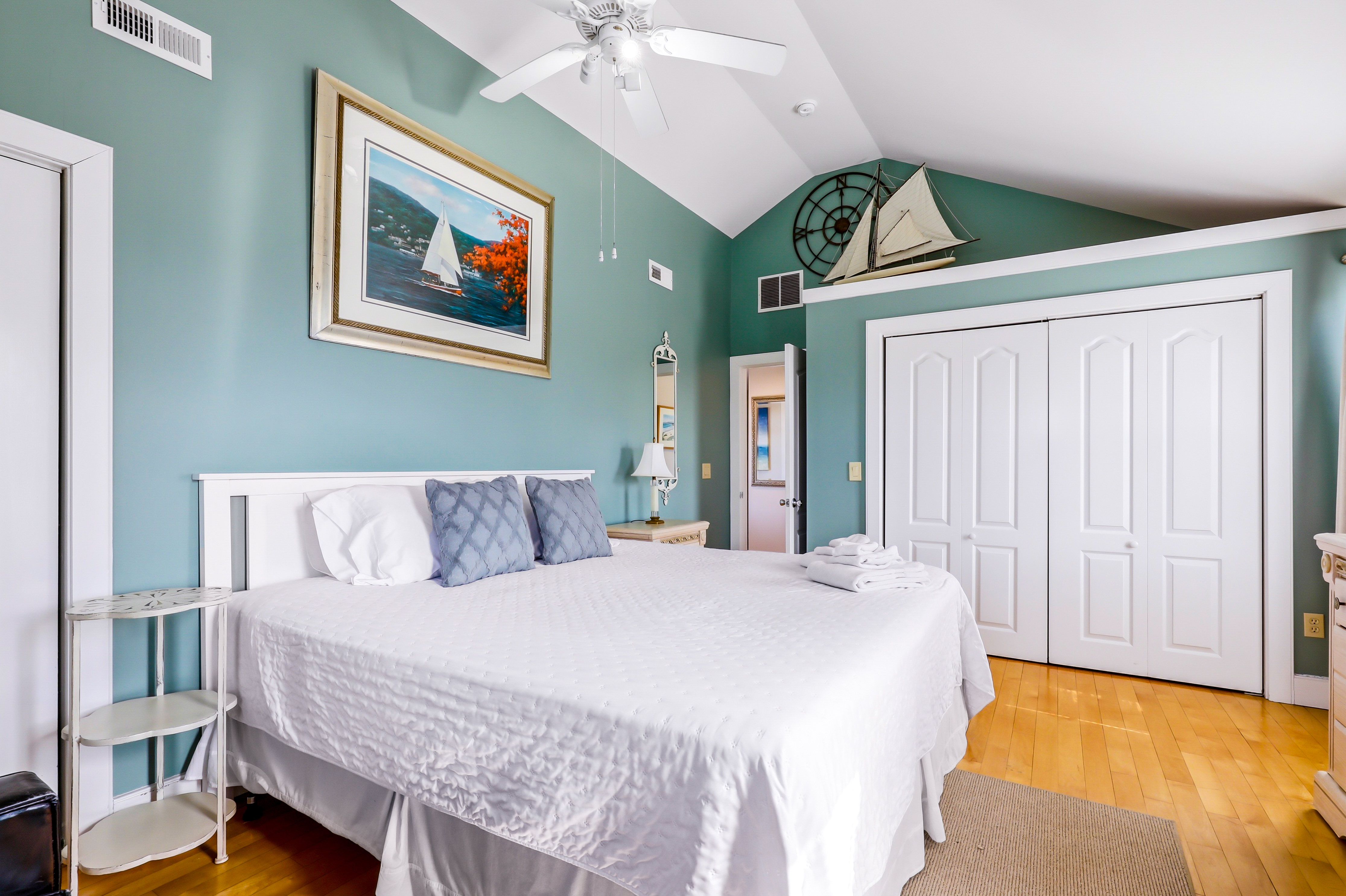 Luxury PTown Condo -  5 min Walk to Commercial St
