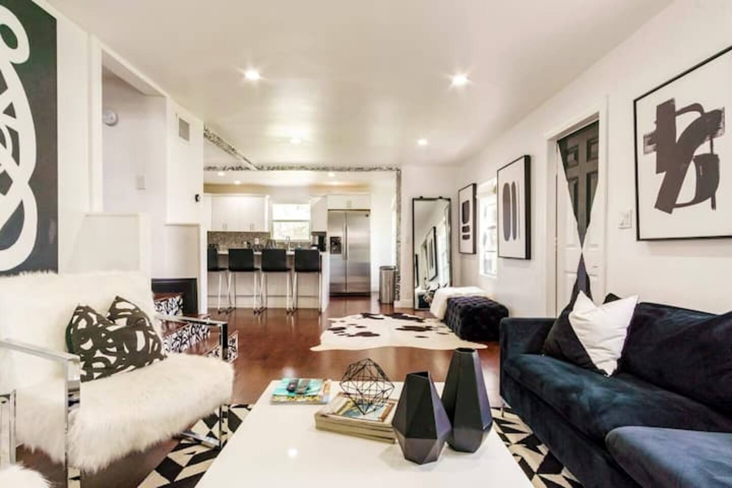4BD 2BA - Black&White ArtBNB - Antique Row WPB