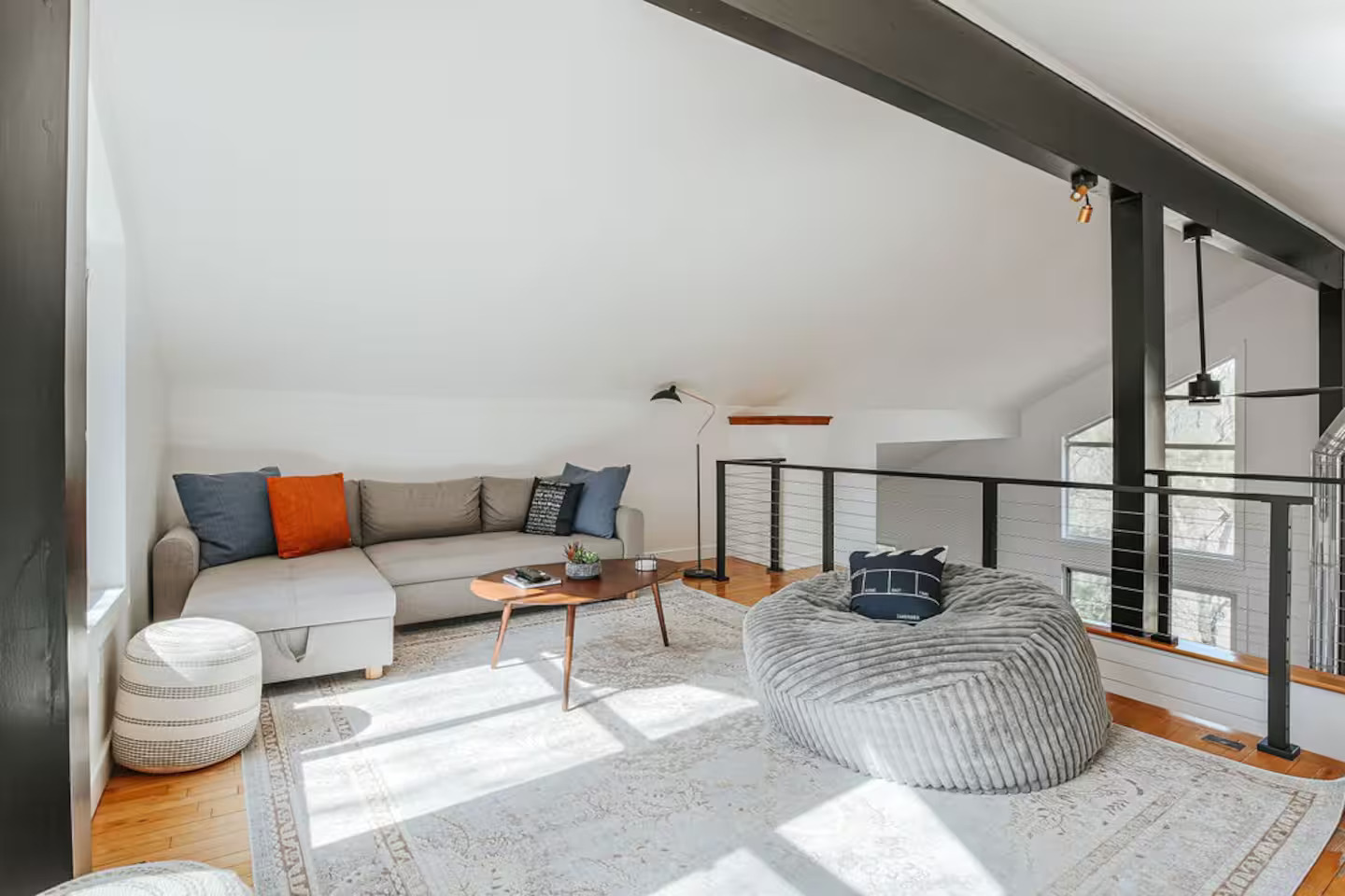 Modern Cabin on 26 acres,Hot Tub,Fire Pit,GameRoom