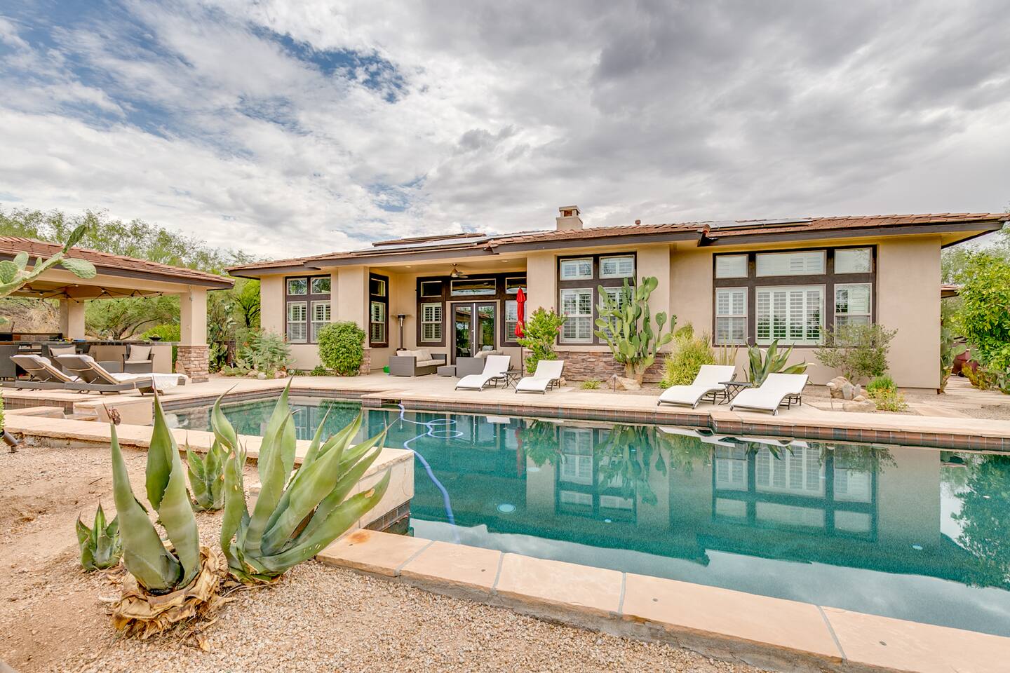 4BR Scottsdale Home - Gym, Spa, & Pool-heat avail!
