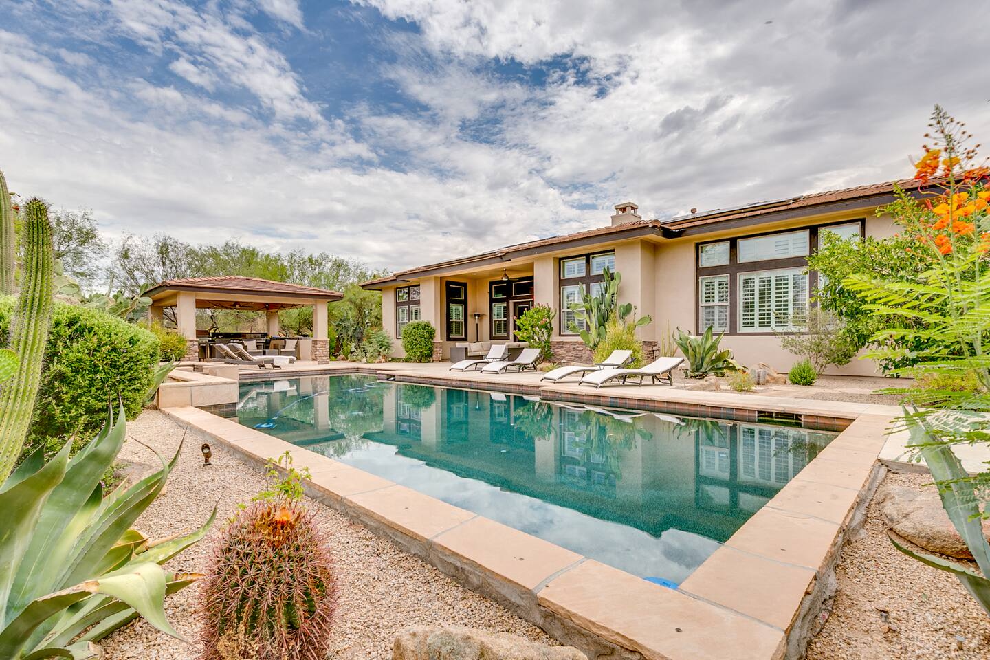 4BR Scottsdale Home - Gym, Spa, & Pool-heat avail!