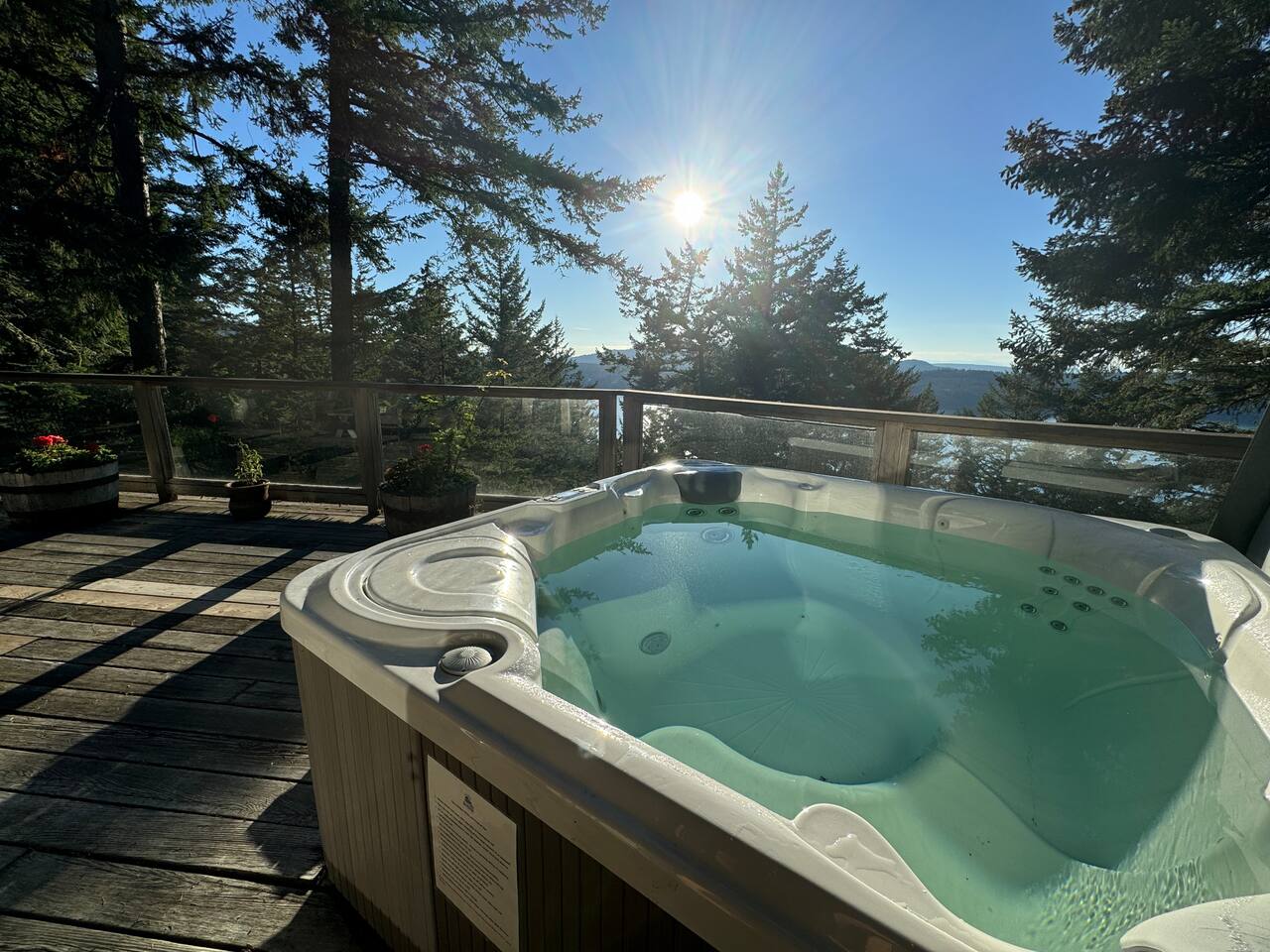 Ocean views-forest home, hot tub