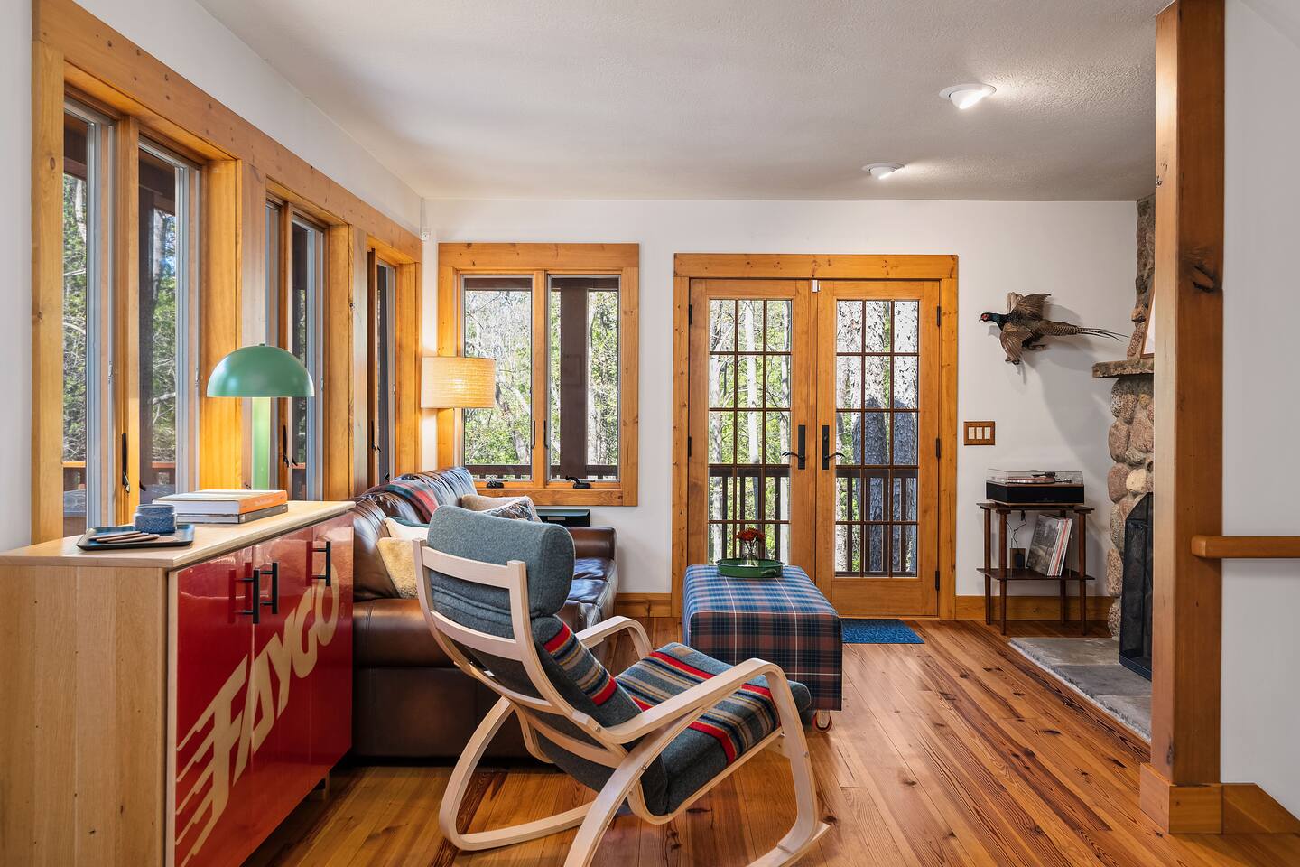 The Cabin on Pine Ridge