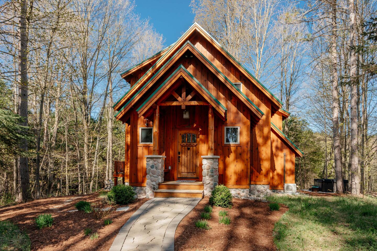 The Cabin on Pine Ridge