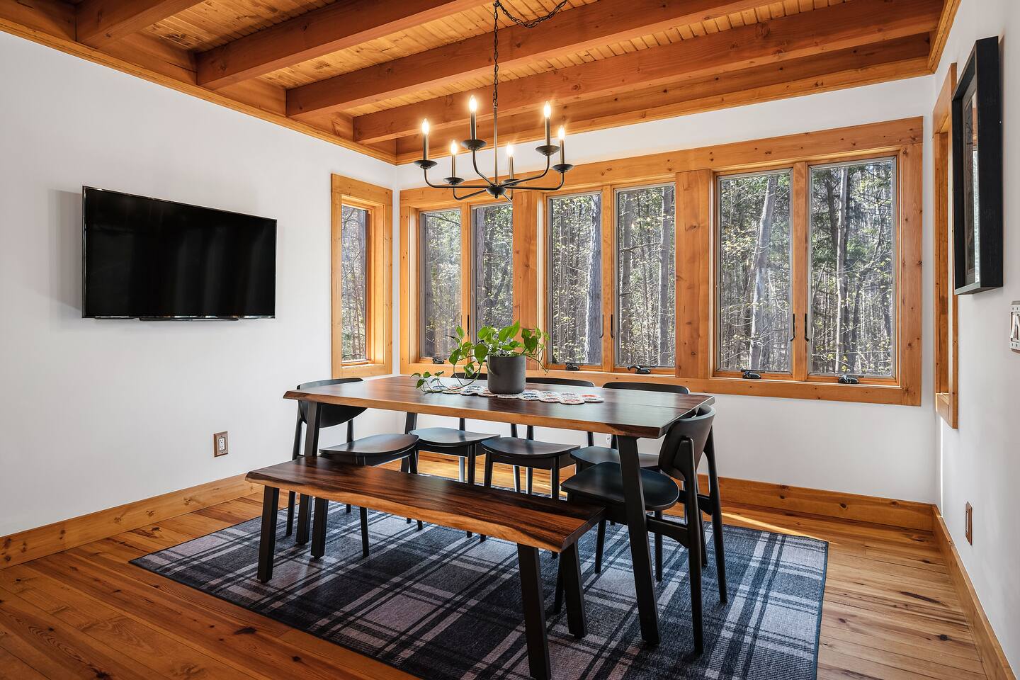 The Cabin on Pine Ridge