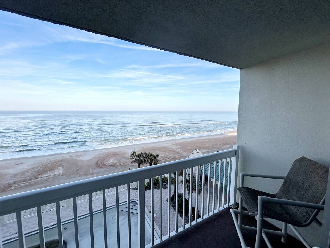 Private balcony oceanfront studio w/kitchen